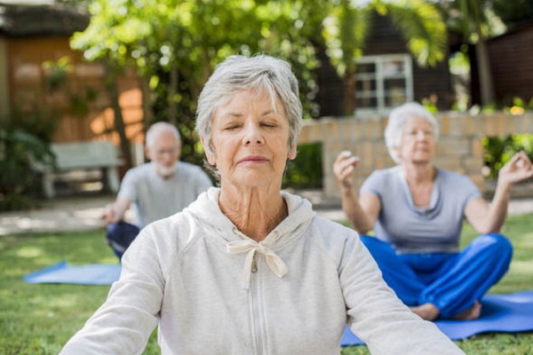 4.Yoga cho sức khỏe tuổi già1