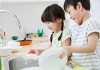 Dạy trẻ tự lập, không phải mặc kệ trẻ