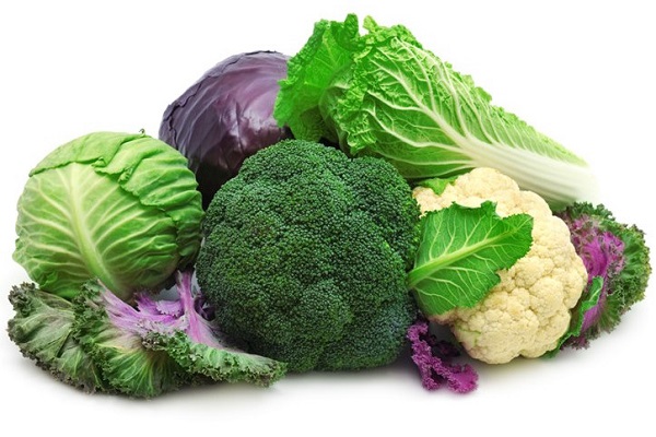 Cải xoăn, rau bina và bông cải xanh…là những loại rau lá xanh đậm, cung cấp nhiều dưỡng chất cần thiết cho cơ thể  và mái tóc của bạn cũng sẽ trở nên đẹp hơn.
