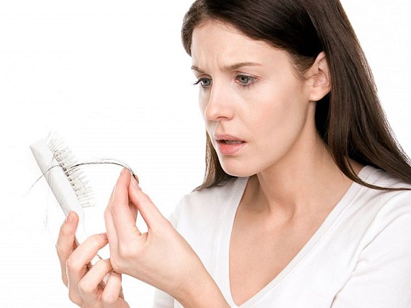 3.Ăn gì đề ngăn chặn rụng tóc cho mẹ sau khi sinh10