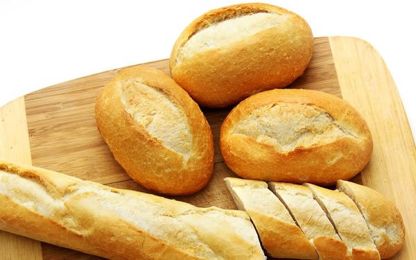 Các thực phẩm chứa hàm lượng lên men cao đặc biệt tốt cho tóc, chẳng hạn như bánh mì...