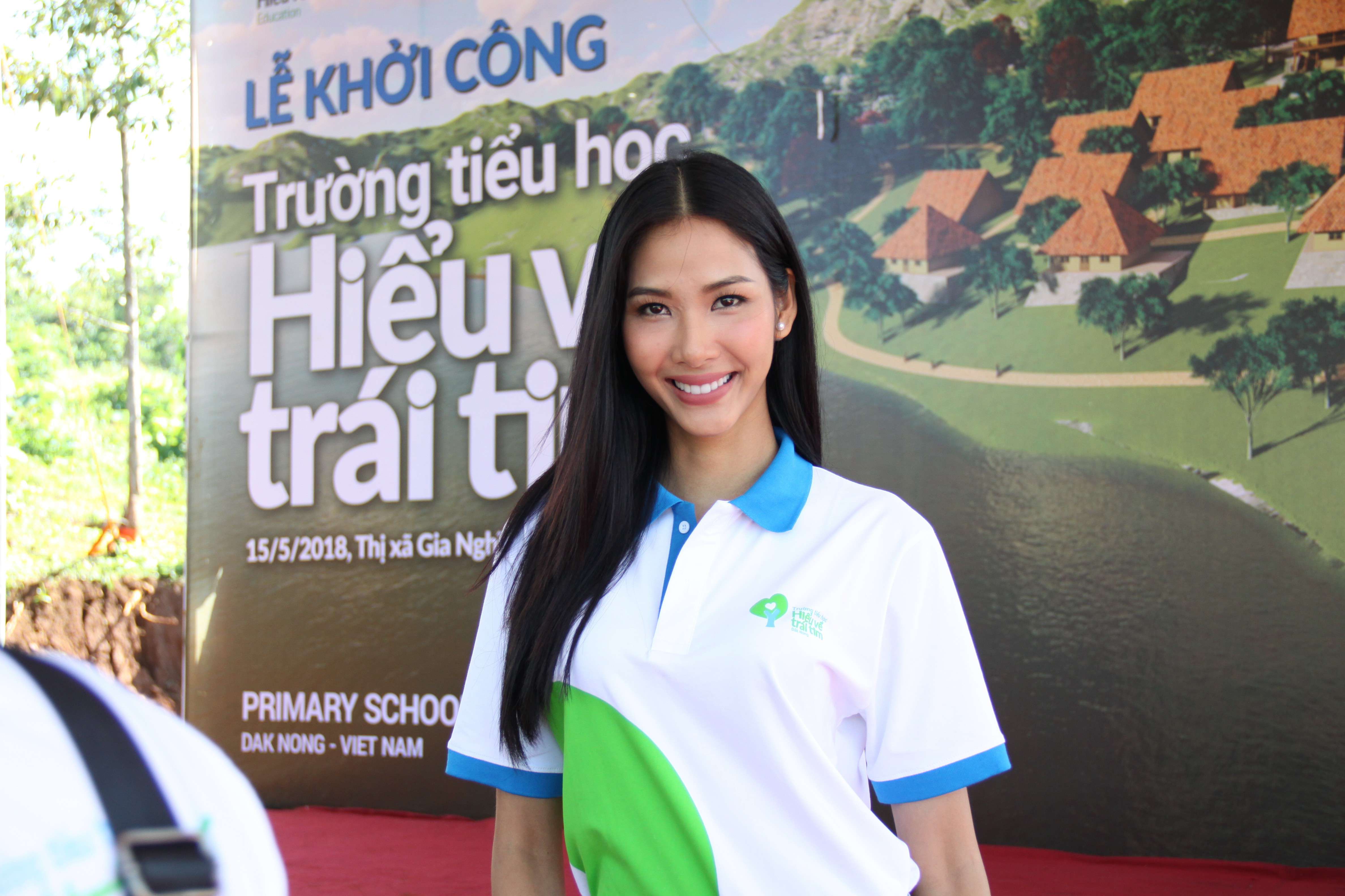 A hau Hoang Thuy tham gia chuong trinh Hieu Ve Trai Tim(4)