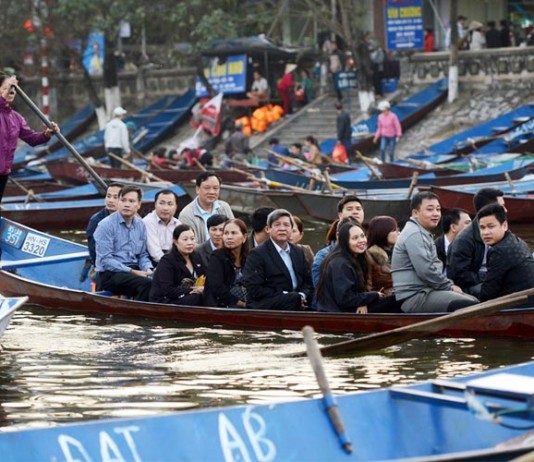 Hơn 550 nghìn lượt khách trẩy hội chùa Hương