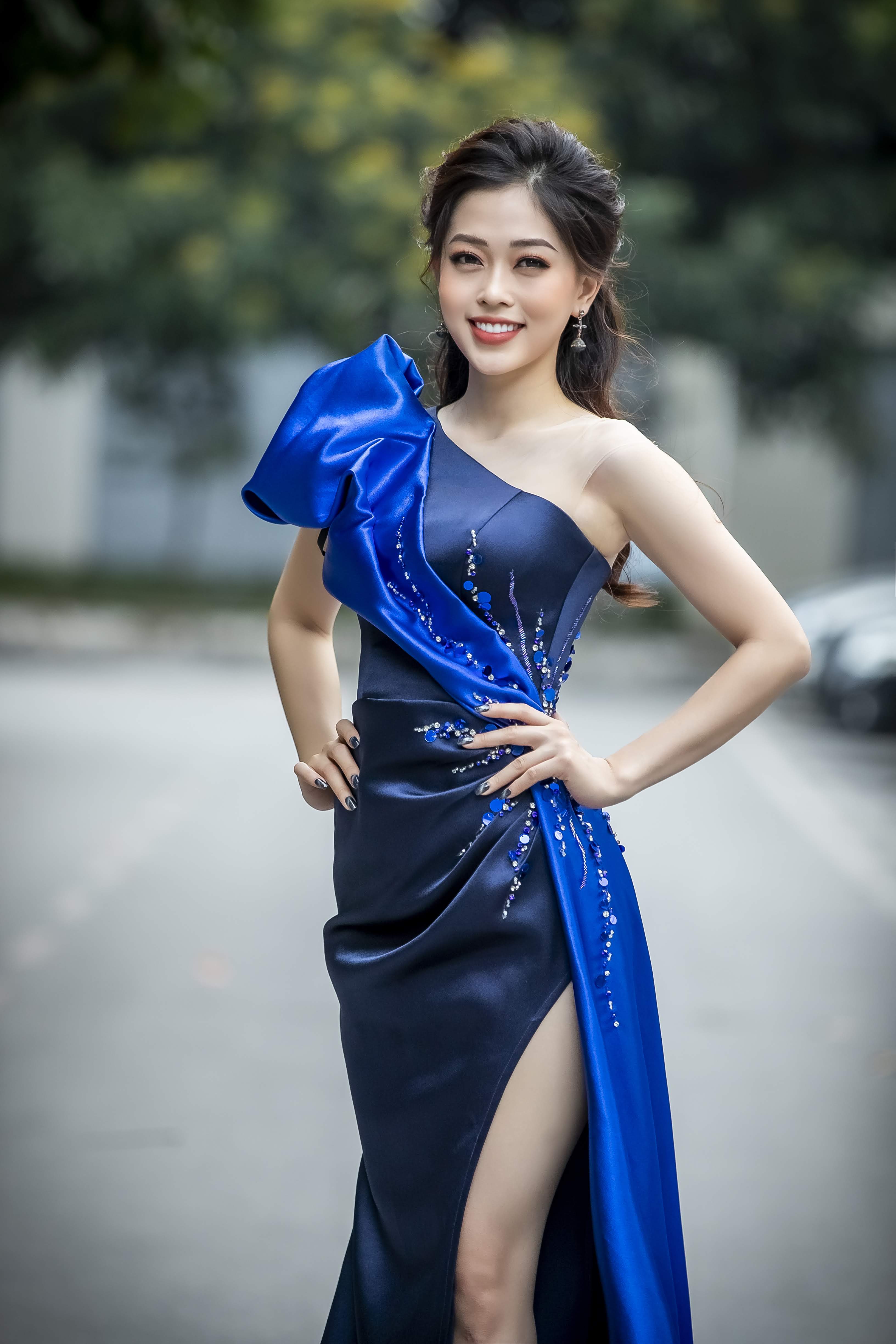 Á HẬU PHƯƠNG NGA 2 (3)