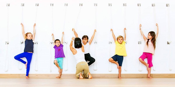 17.trong Yoga đừng nhầm tưởng trẻ em là người lớn
