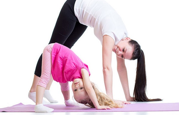 17.trong Yoga đừng nhầm tưởng trẻ em là người lớn3