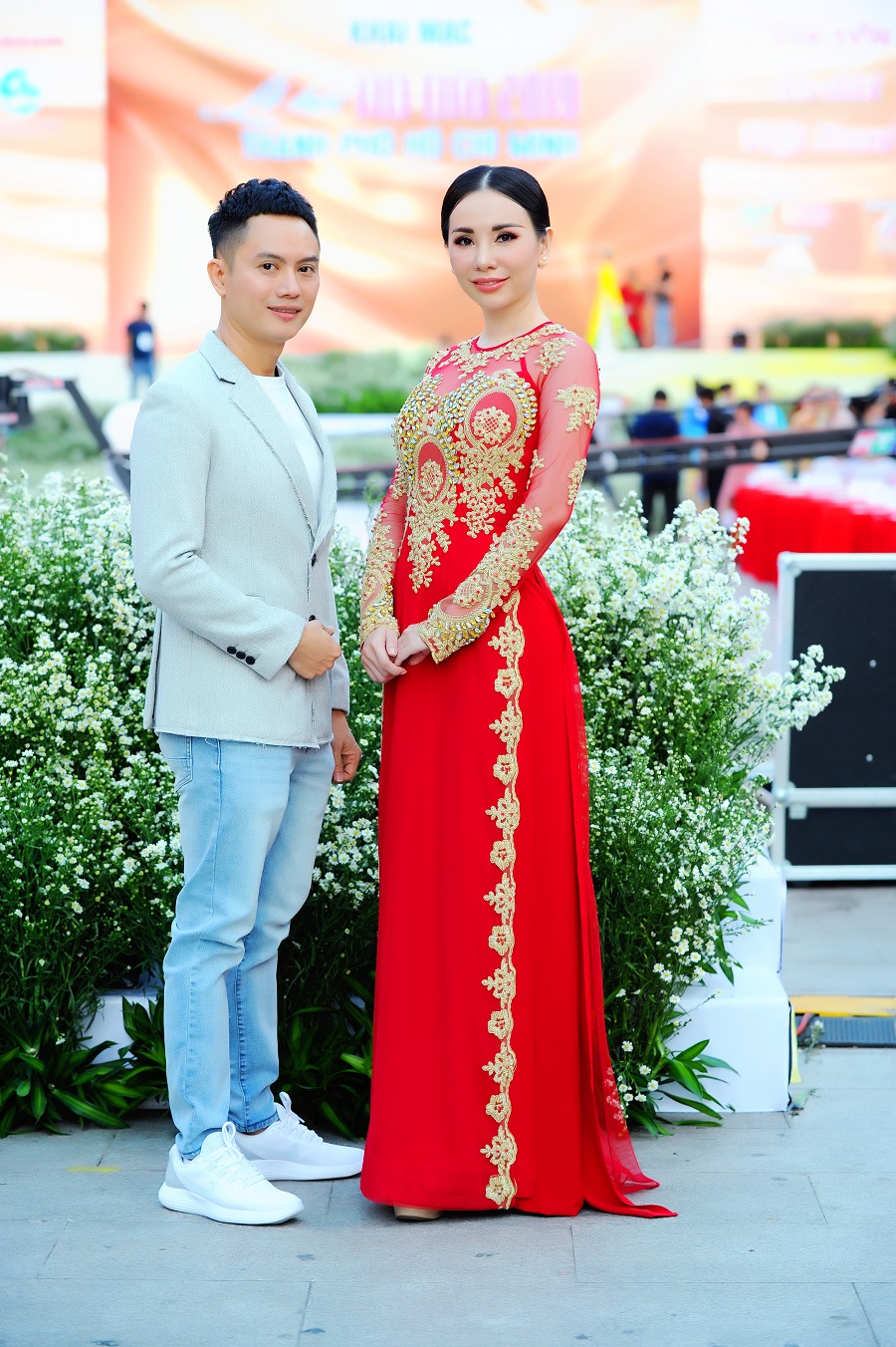 3 - Hoa hậu Đại sứ Qúy bà Hoàn Vũ thế giới làm nàng thơ trong BST của Ngô Nhật Huy