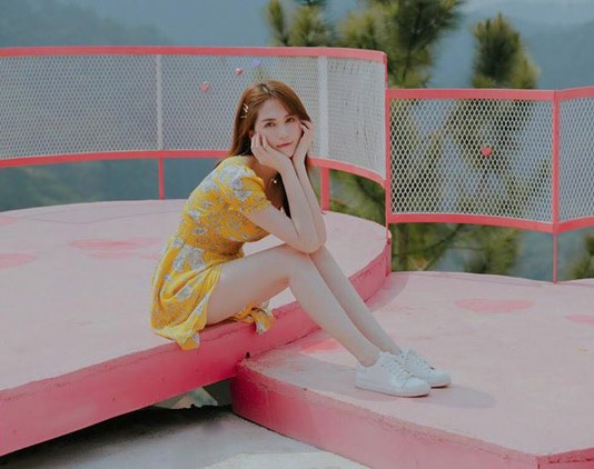 Cây cầu trái tim giữa rừng thông Đà Lạt nơi Ngọc Trinh vừa check in