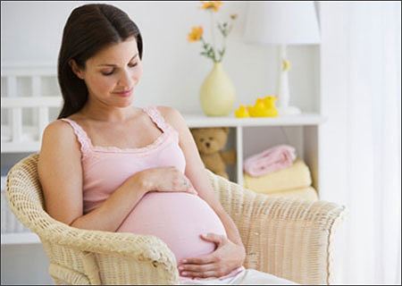 Ăn quá nhiều dứa có thể làm tăng kích thích co thắt tử cung, dẫn đến sảy thai. Đặc biệt đối với phụ nữ mang thai 3 tháng đầu. 