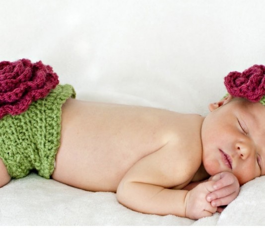 Mẹ nên làm gì khi con ngủ hay giật mình?