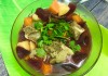 Canh củ dền hầm xương
