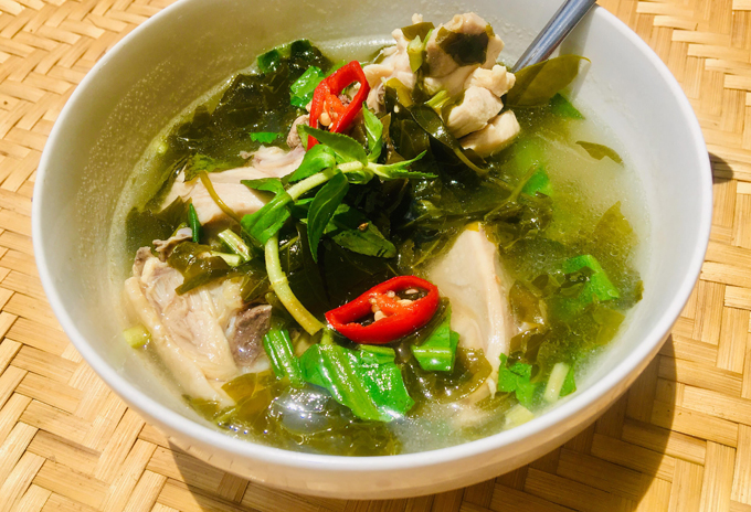 40.Canh gà lá giang