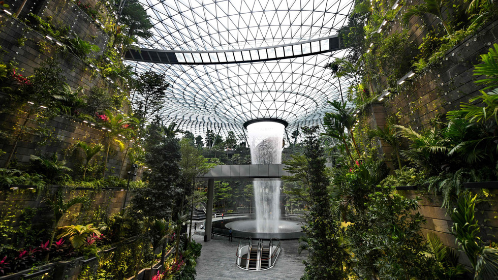 Sân bay Jewel Changi Airport ở Singapore - Ảnh: AFP/Getty Images