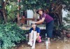 Xúc động bộ ảnh chụp cùng mẹ yêu của H’Hen Niê nhân Ngày của Mẹ