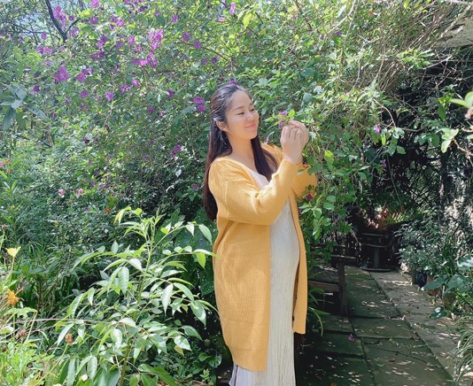 Lê Phương du lịch với chồng con trước khi sinh