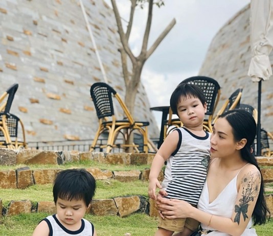 Cuộc sống của vợ chồng Baggio và hai con trai sinh đôi