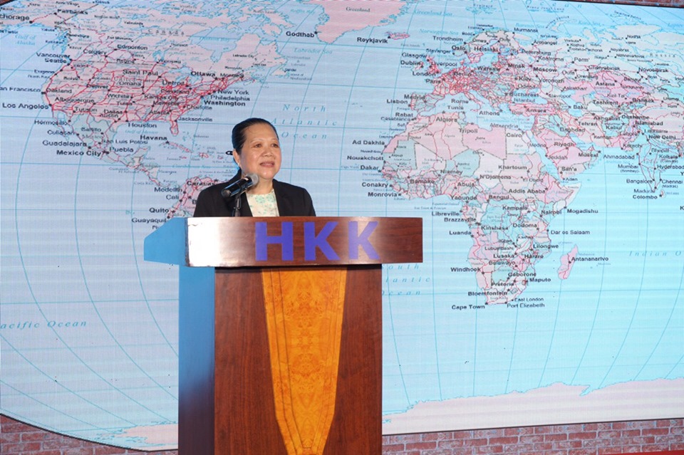 Bà Nguyễn Thị Tư - Chủ tịch hội đồng thành viên phát biểu ôn lại 30 năm thành lập và phát triển công ty HKK