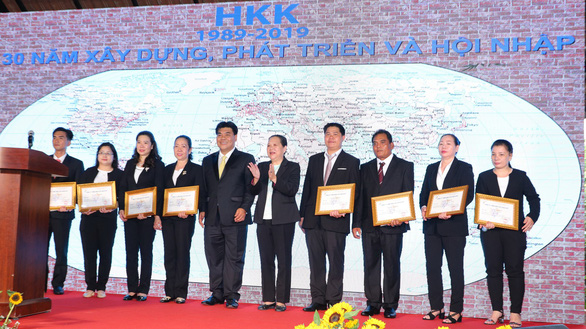 Những cán bộ tiêu biểu nhận bằng khen trong dịp kỉ niệm 30 năm thành lập công ty HKK