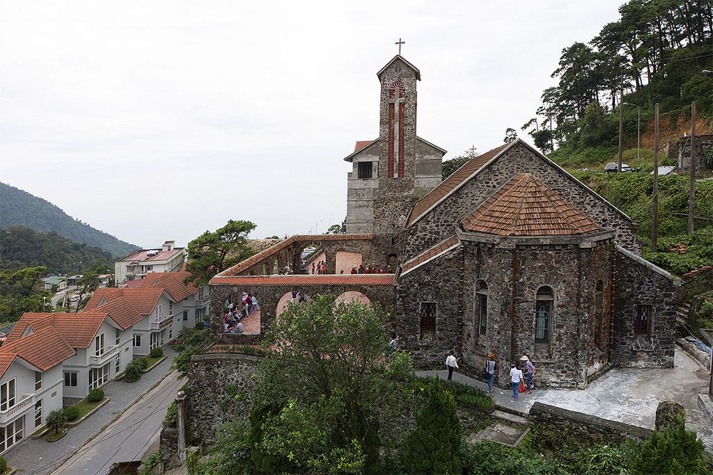 Nhà thờ đá cổ tại Tam Đảo