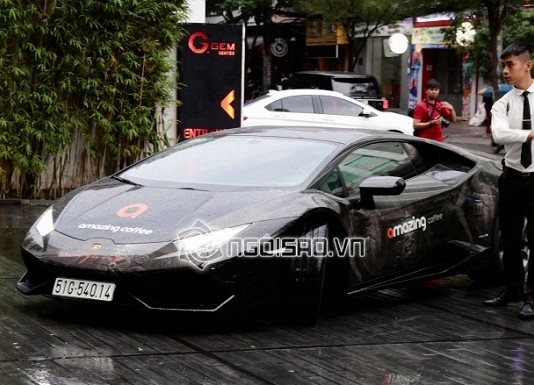 Cường Đô la kéo cả dàn siêu xe hùng hậu để rước nàng về dinh trong đám cưới cổ tích