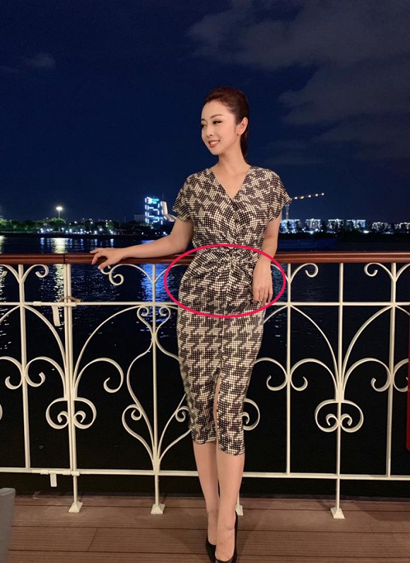 Hoa hậu Jennifer Phạm vướng nghi án mang bầu lần 4.