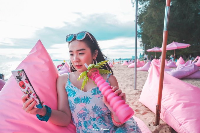 Quán bar màu hồng sát bờ biển Pattaya làm say lòng phái nữ2