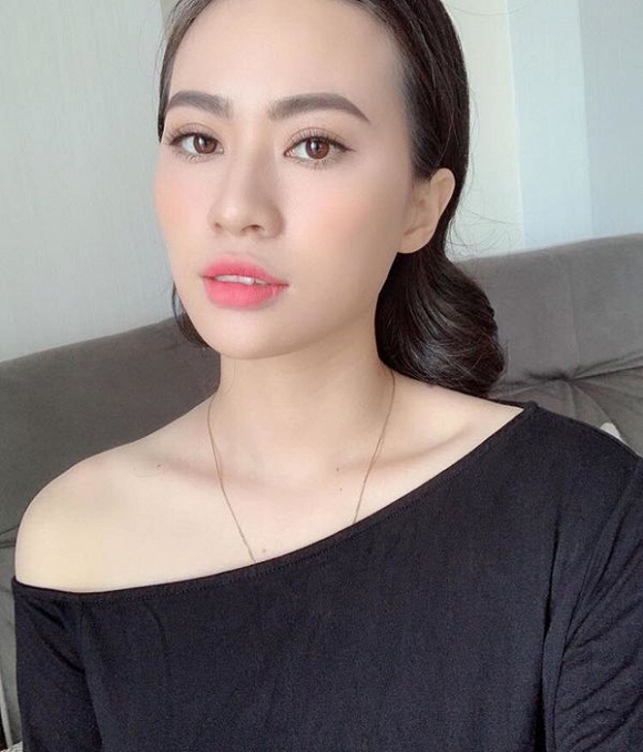 Hé lộ dung nhan hot girl nóng bỏng được cho là bạn gái mới của Quang Hải