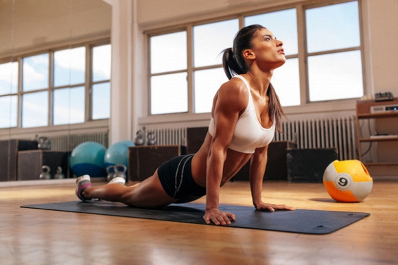Bài tập yoga thư giãn trước khi đi ngủ giúp diệt mỡ bụng và cải thiện chứng mất ngủ