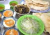 Đủ món đặc sản miền Trung ‘hiếm có khó tìm’ trong quán lề đường Sài Gòn