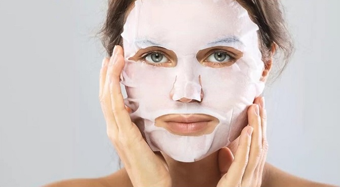Mặt nạ giấy có thể làm hại da nếu bạn sử dụng không đúng cách. 