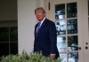 Ông Trump bất ngờ tuyên bố áp thuế 300 tỉ USD hàng Trung Quốc