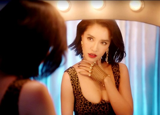 Từ vòng một ‘ốc đậu bờ rào’ Bích Phương đã lột xác nóng bỏng trong ‘Đi đu đưa đi’