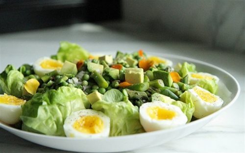 1. Salad măng tây đậu hà lan