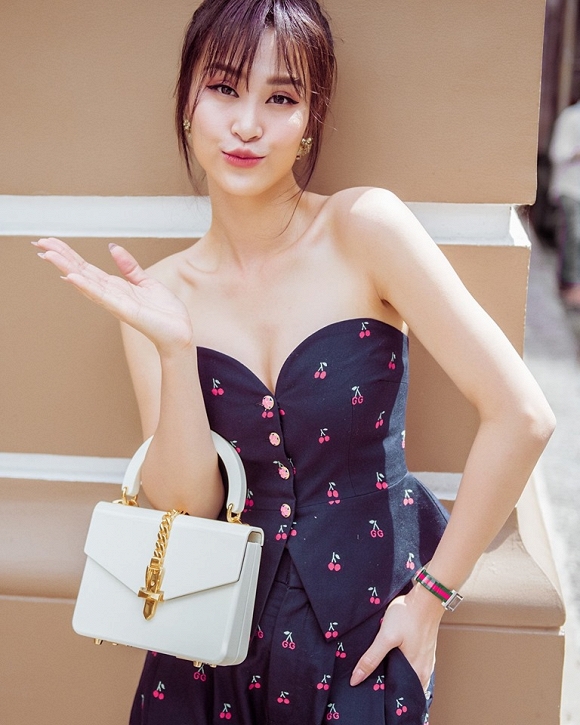 1. style đông nhi gần cưới3