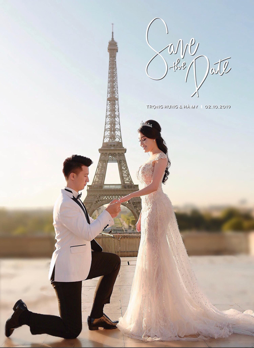 Tấm ảnh prewedding của đạo diễn Nguyễn Trọng Hưng và Âu Hà My ở Paris, Pháp được chọn để in lên thiệp.