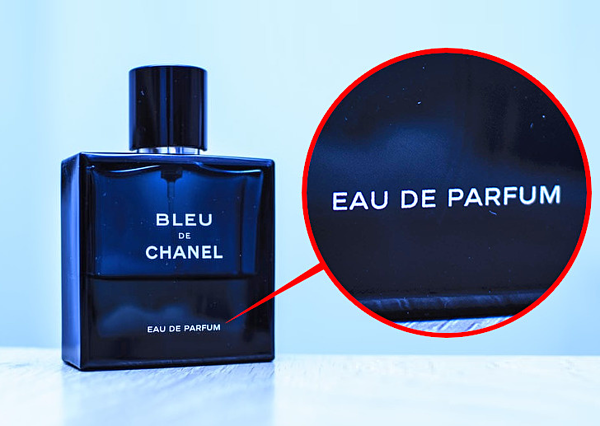 Eau de Parfum có thể giữ mùi hương trong khoảng 4 - 5 tiếng.