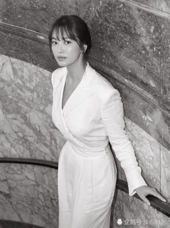Hình ảnh của Song Hye Kyo tại đêm tiệc thời trang quốc tế. 