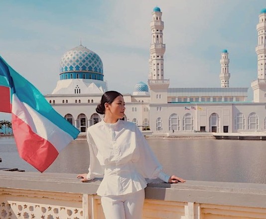 Miss Earth Phương Khánh du lịch khắp Á – Âu