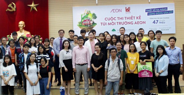 AEON Việt Nam đã phối hợp cùng trường ĐH Kiến Trúc Thành phố Hồ Chí Minh tổ chức cuộc thi thiết kế nhằm tìm ra ý tưởng sáng tạo, tiện dụng cho người tiêu dùng