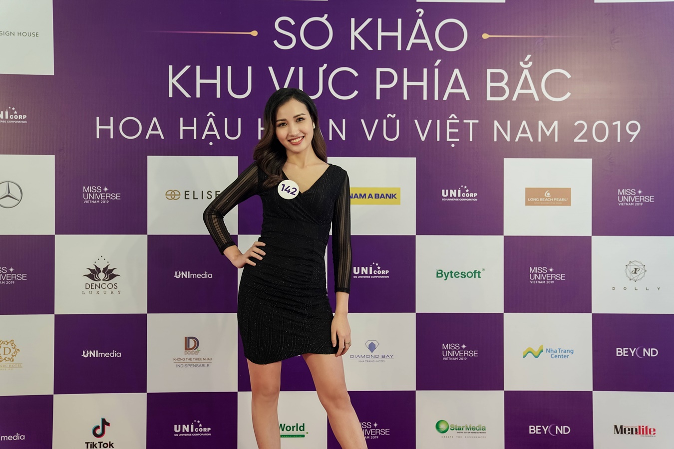 Thi sinh Hoa hau Hoan vu Viet Nam 2019 chup hinh o Backdrop (28)