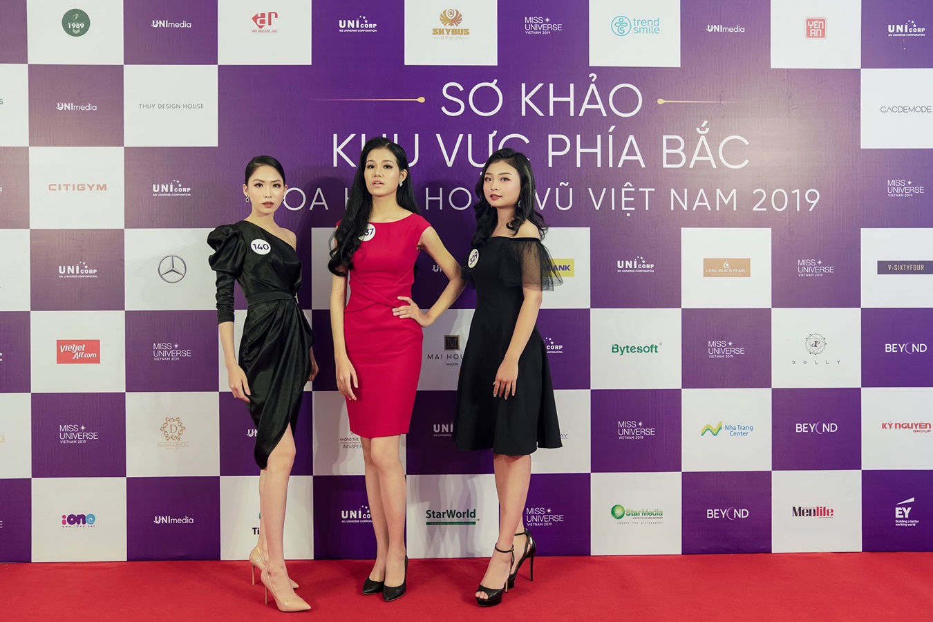 Thi sinh Hoa hau Hoan vu Viet Nam 2019 chup hinh o Backdrop (39)