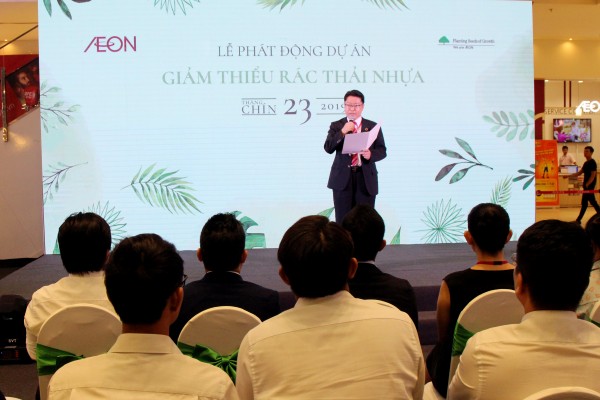 Ông Sasamori Hiroaki - Phó Tổng Giám đốc Công ty TNHH AEON Việt Nam phát biểu tại buổi lễ phát động