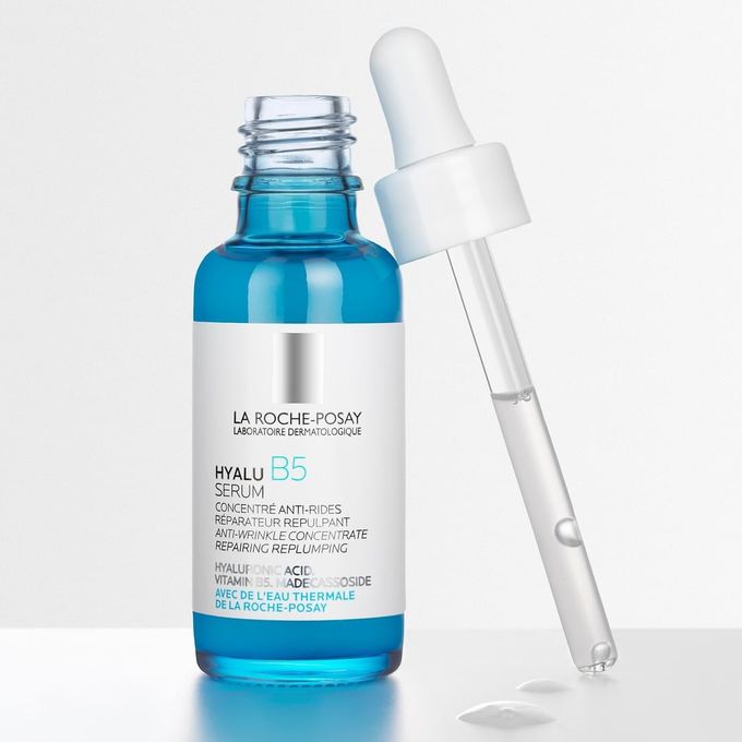 Ngoài dạng kem, hãng dược mỹ phẩm Pháp cũng có serum chứa thành phần B5 được đánh giá cao về chất lượng. Bên cạnh HA và B5, serum này còn có thêm madecassoside với tác dụng lấp đầy nếp nhăn, cải thiện độ đàn hồi cho da. Kết cấu gel hơi đặc nên khi mới thoa lên da cũng có cảm giác hơi nặng, lâu thấm. Giá tham khảo: 900.000 đồng (30 ml)