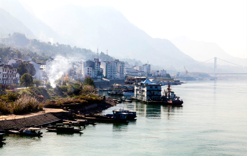 Thiếu nước ở lưu vực sông Dương Tử là hệ lụy của việc quá tập trung vào phát triển. (Ảnh: Alamy).