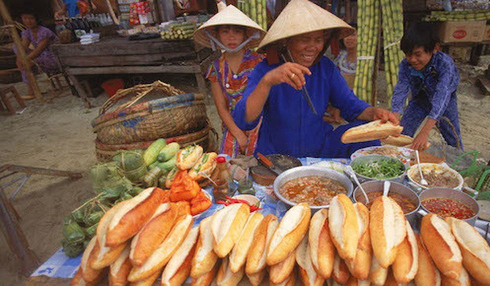 Một hàng bánh mì đậm chất Việt Nam - Ảnh: SCMP