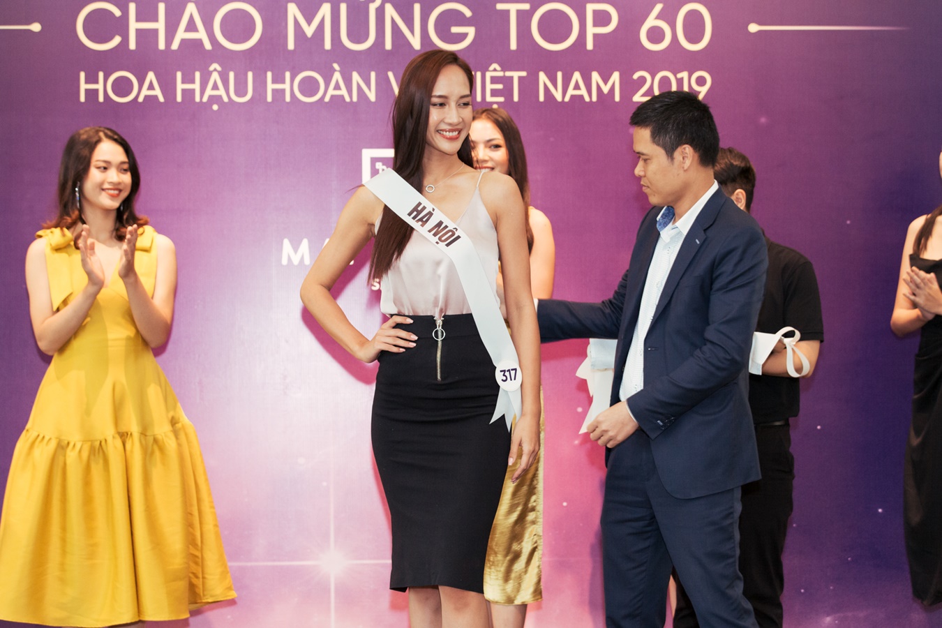 Le trao sash_Top 60 Hoa hau Hoan vu Viet Nam 2019 (69)