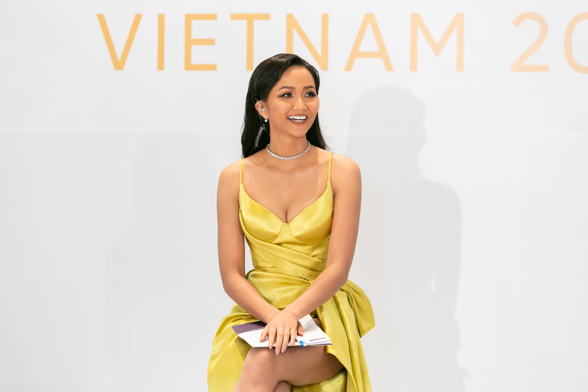 Phan thi Interview_So khao Phia Nam_Hoa hau Hoan vu Viet Nam 2019 (14)