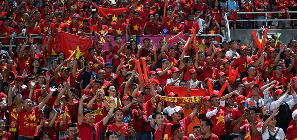 Sự tiếp lửa của khán giả trên sân Mỹ Đình được dự báo sẽ mang về cho Việt Nam 3 điểm trước Thái Lan - Ảnh: AFC