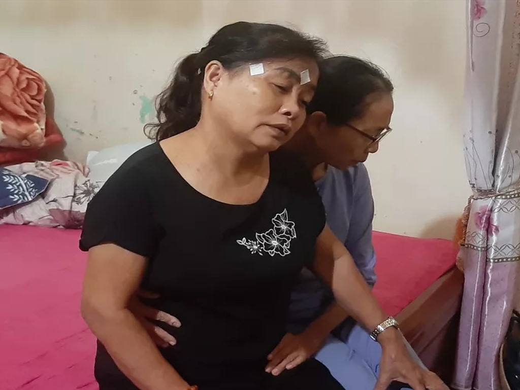 Người thân các gia đình ở Hà Tĩnh đang chờ đợi đưa thi thể người thân về lo thủ tục mai táng.