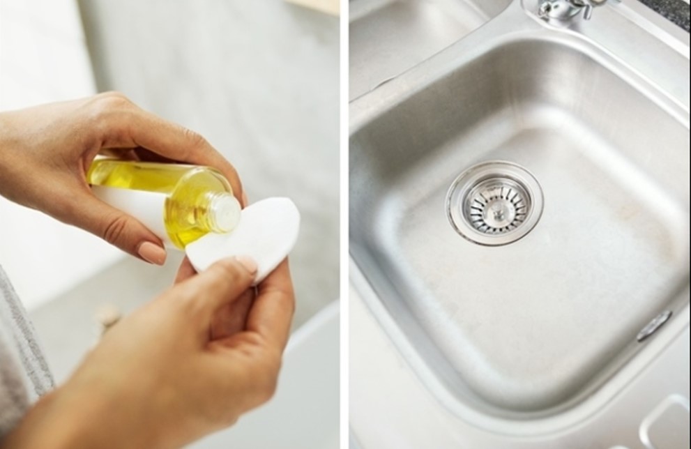Dầu dưỡng  Cho dầu dưỡng vào một miếng bông nhỏ rồi lau bề mặt của bồn rửa sẽ giúp ngăn ngừa mảng bám và vết xà phòng. Đây là mẹo thường được dùng trong các nhà hàng.
